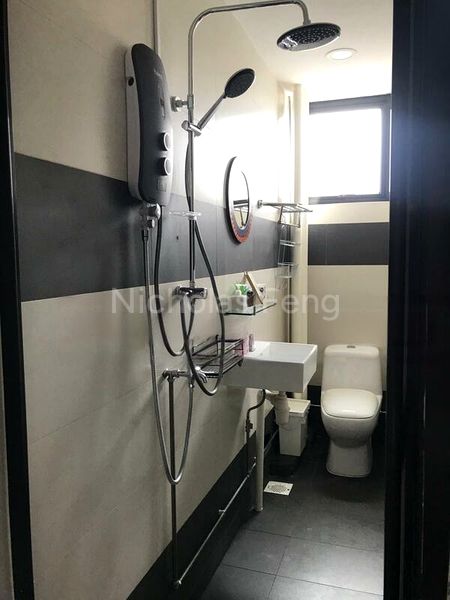 3 Bed Apartment (Condo) for Sale in  Sennett Estate - Image 5